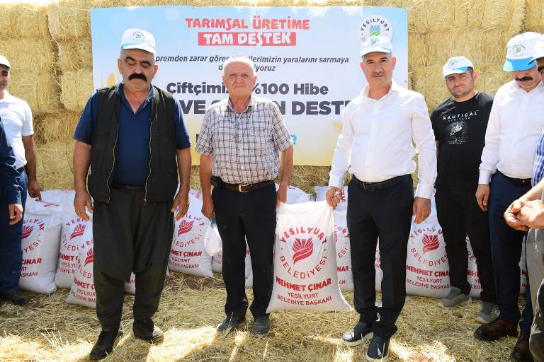 “Depremzede Çiftçimizin Yaralarını El Birliğiyle Sarıyoruz”
