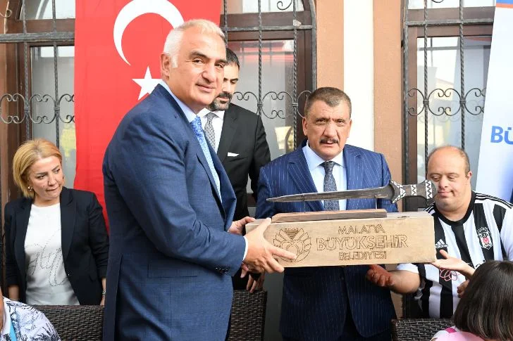 Arslantepe Karşılama Merkezinin temeli atıldı