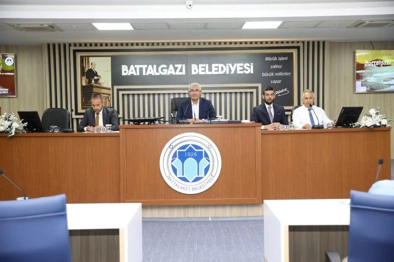 Battalgazi Belediye Meclisi, Ağustos ayı olağan toplantısının 1.oturum 1.birleşiminde bir araya gelerek, toplam 5 gündem maddesini görüştü.