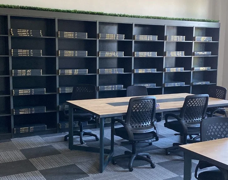 Malatya Kanalboyu’nda, eski Atatürk Kız Lisesinin yerinde yaptırılan Malatya İl Halk Kütüphanesi, bağışçılardan “Malatya içerikli” yayınlar bekliyor.