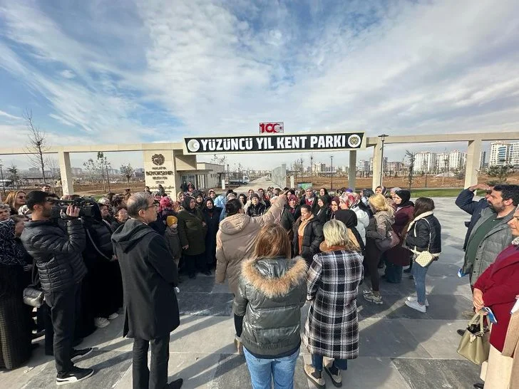 Malatya Büyükşehir Belediyesi’nin hizmet ve yatırımları, ziyaretçiler tarafından büyük beğeni topluyor.