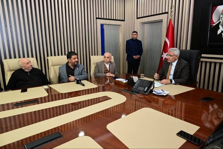 Başkan Güder Yerinde Dönüşüm Projesiyle İlgili Muhtarlara Bilgilendirme Yaptı