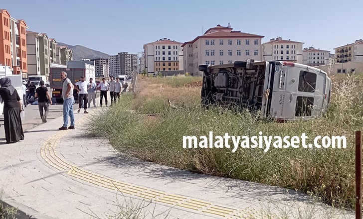 Yeşilyurt’ta Meydana Gelen Trafik Kazası: 4 Yaralı
