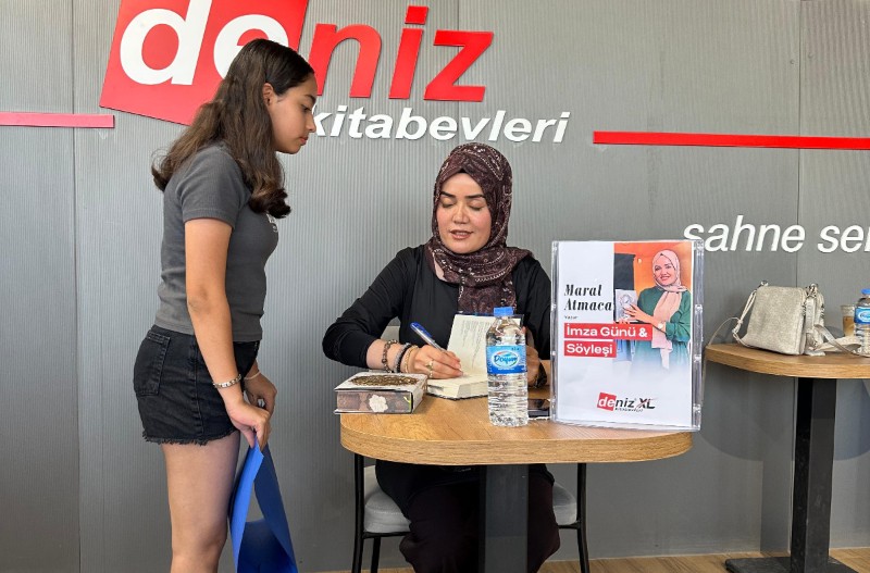 Maral Atmaca: “Gençler Okumaktan Asla Vazgeçmesin”