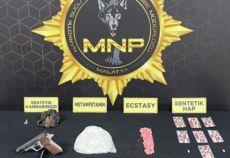 Malatya Emniyet Müdürlüğü Narkotik Suçlarla Mücadele ve İstihbarat Şube Müdürlüğü ekiplerimizce Başarılı Operasyon