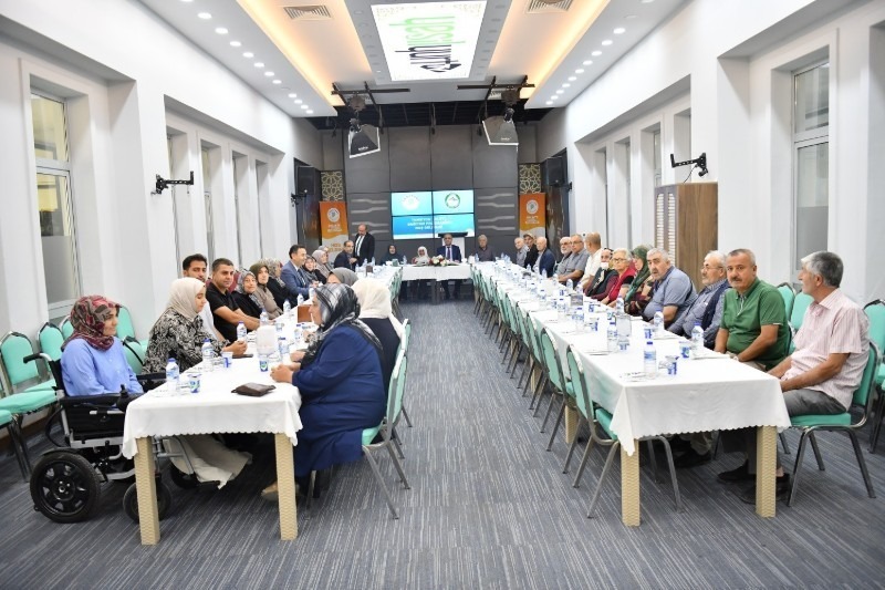 Yeşilyurt Belediyesi’nden İhtiyaç Sahibi Yaşlılara Tansiyon Aleti Desteği