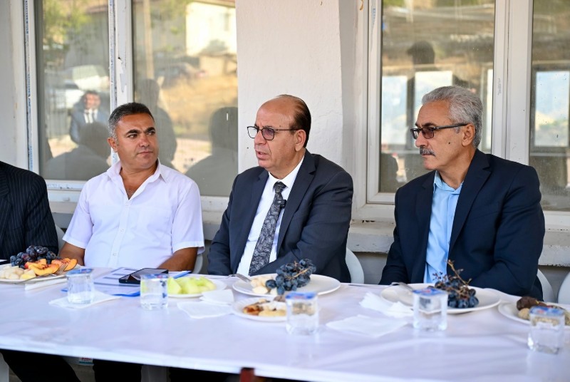 Yeşilyurt Belediye Başkanı İlhan Geçit’ten Mahalle Ziyaretleri: “Hemşehrilerimizin Talepleri Bizim İçin Yol Haritasıdır”