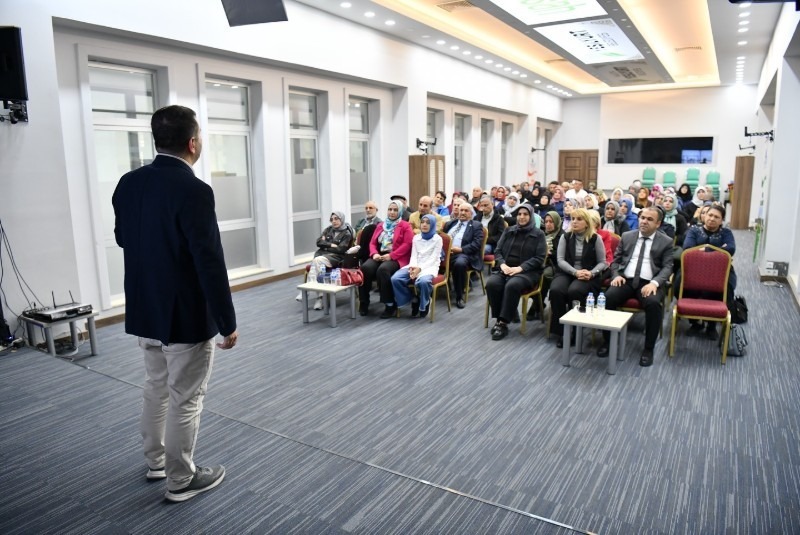 Yeşilyurt’ta Sağlıklı Yaşam İçin Birlikte Adım: “Fizik Tedavi ve Sağlıklı Yaşam Seminerleri” Başladı