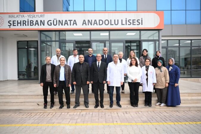 Yeşilyurt Belediye Başkanı Geçit’ten Öğretmenler Günü’ne Anlamlı Ziyaret