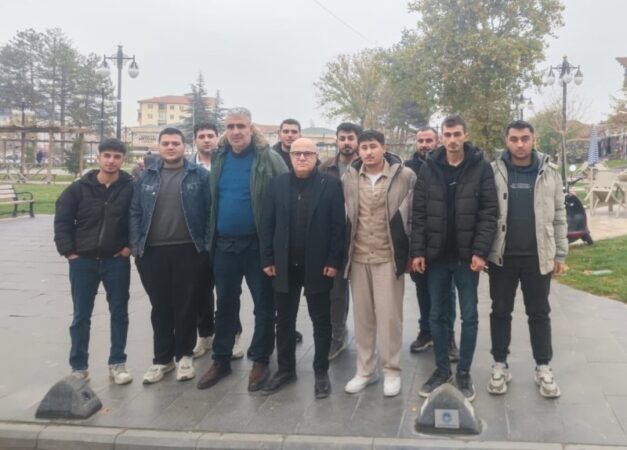 Anahtar Parti Battalgazi İlçe Başkanlığı Gençlerle Eski Malatya’da Buluştu