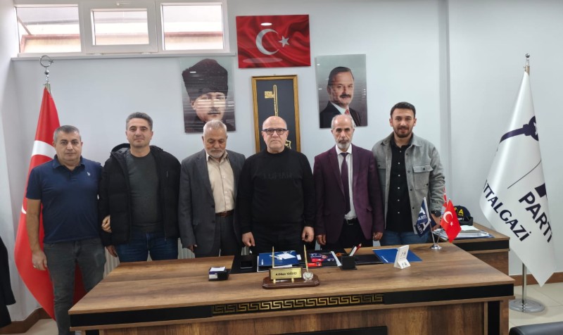 Anahtar Parti Battalgazi İlçe Başkanlığı, Malatya’da sivil toplum ve siyasi yapının önemli temsilcilerini ağırladı.