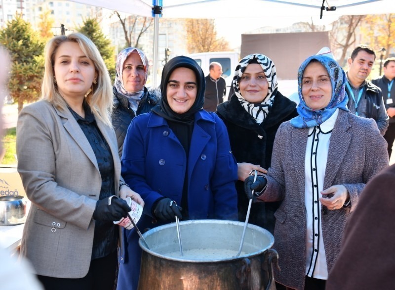 Yeşilyurt’ta Yerli Malı Haftası’na Anlamlı Dokunuş: Malatya Tarhanası Vatandaşlarla Buluştu