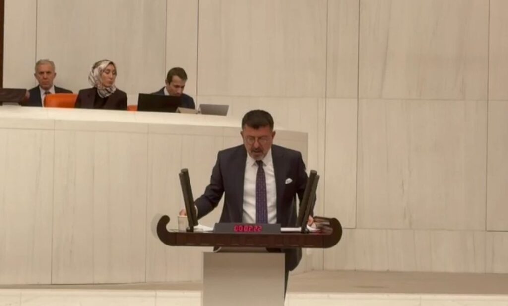 Ağbaba: “Emekliyi mezara sokarken utanmıyorsunuz da tabuttan mı utanıyorsunuz?”