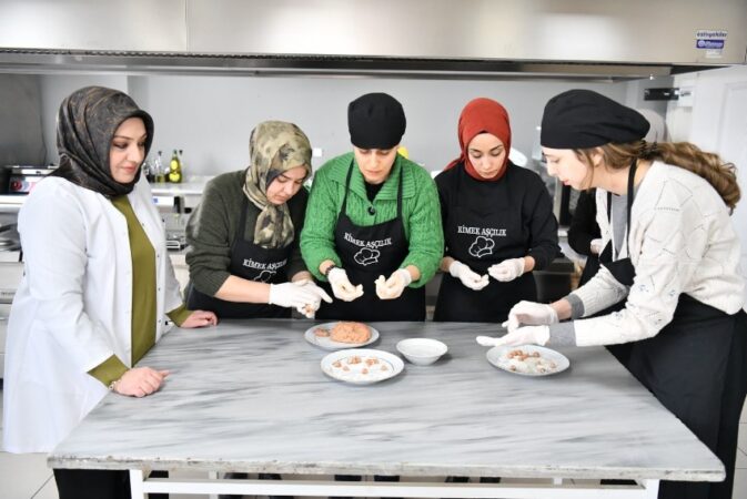 Yeşilyurt’ta Eğitimle Değişen Hayatlar: Mesleki Eğitim ve Yaşam Merkezi İlgi Odağı Oldu