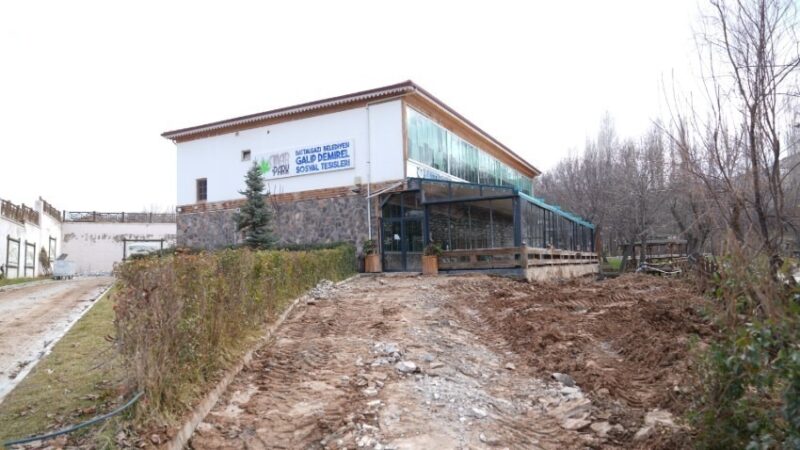 Battalgazi’de Sosyal Yaşam Yeniden Şekilleniyor: Çınar Park Sosyal Tesisleri Baştan Aşağı Yenileniyor