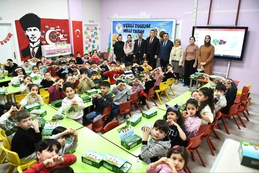Yeşilyurt Belediyesi’nden Miniklere Toprakla İlk Buluşma: Yerli Tohum Bilinci Okullarda Filizleniyor