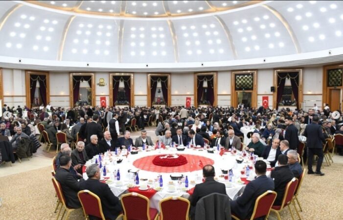 Malatya’da “Gönül Köprüleri” Kuruldu: Veli Ağbaba’dan Gövde Gösterisi Tadında İftar