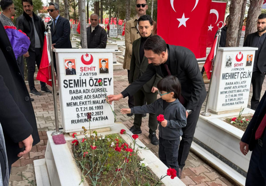 Malatya’da 18 Mart Ruhu: Türk Büro-Sen Adliyeler Şubesi’nden Şehitlerimize Anlamlı Vefa