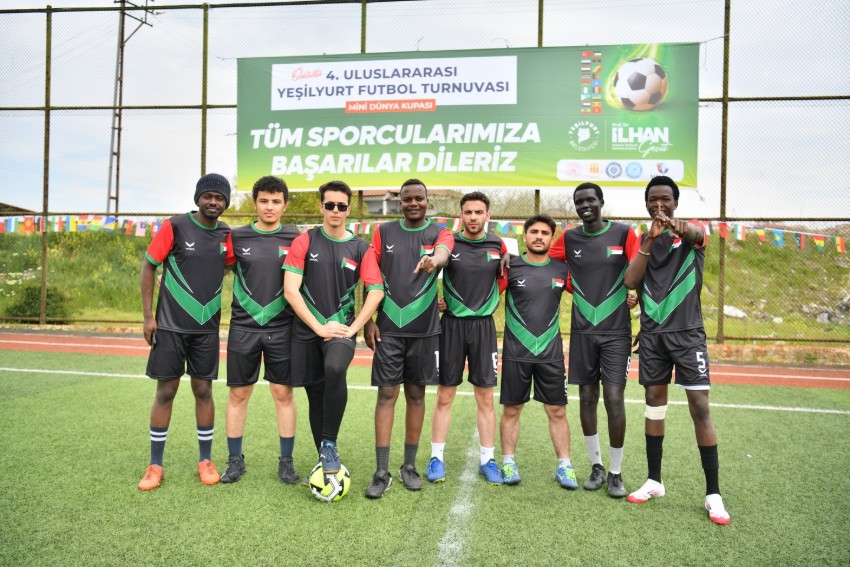 Yeşilyurt’ta Kültürlerin Buluşması: 4. Uluslararası “Mini Dünya Kupası” Heyecanı Başladı