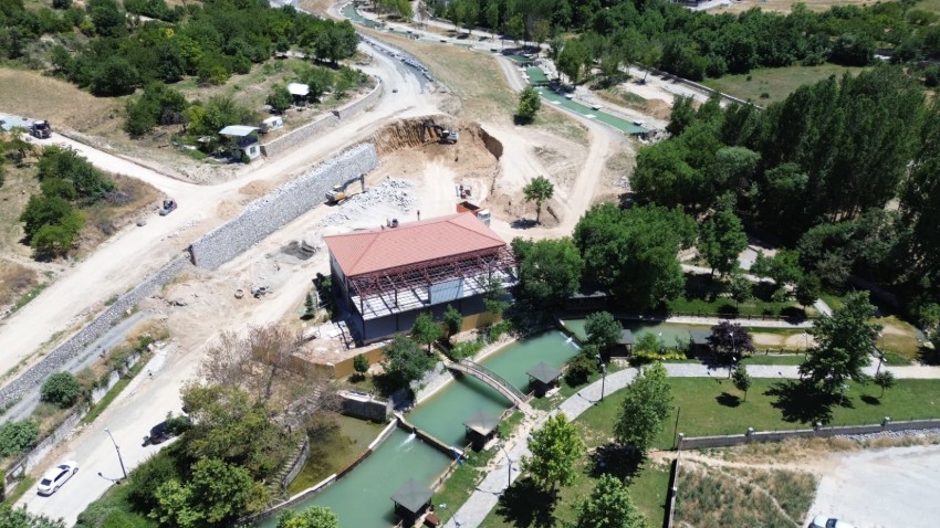 Battalgazi Belediyesi’nden Tasarruf Odaklı Yeşil Hamle: Parklarda Kendi Üretimi Dönemi Başladı